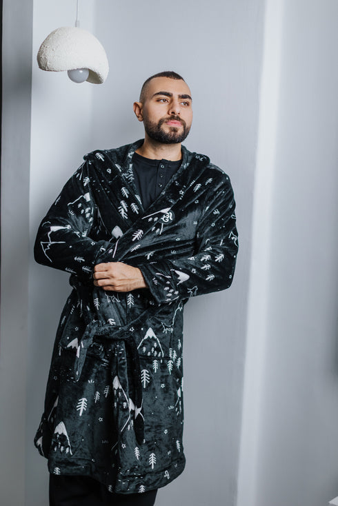 Snuggs Blanket Robe Snow Mountains Black
